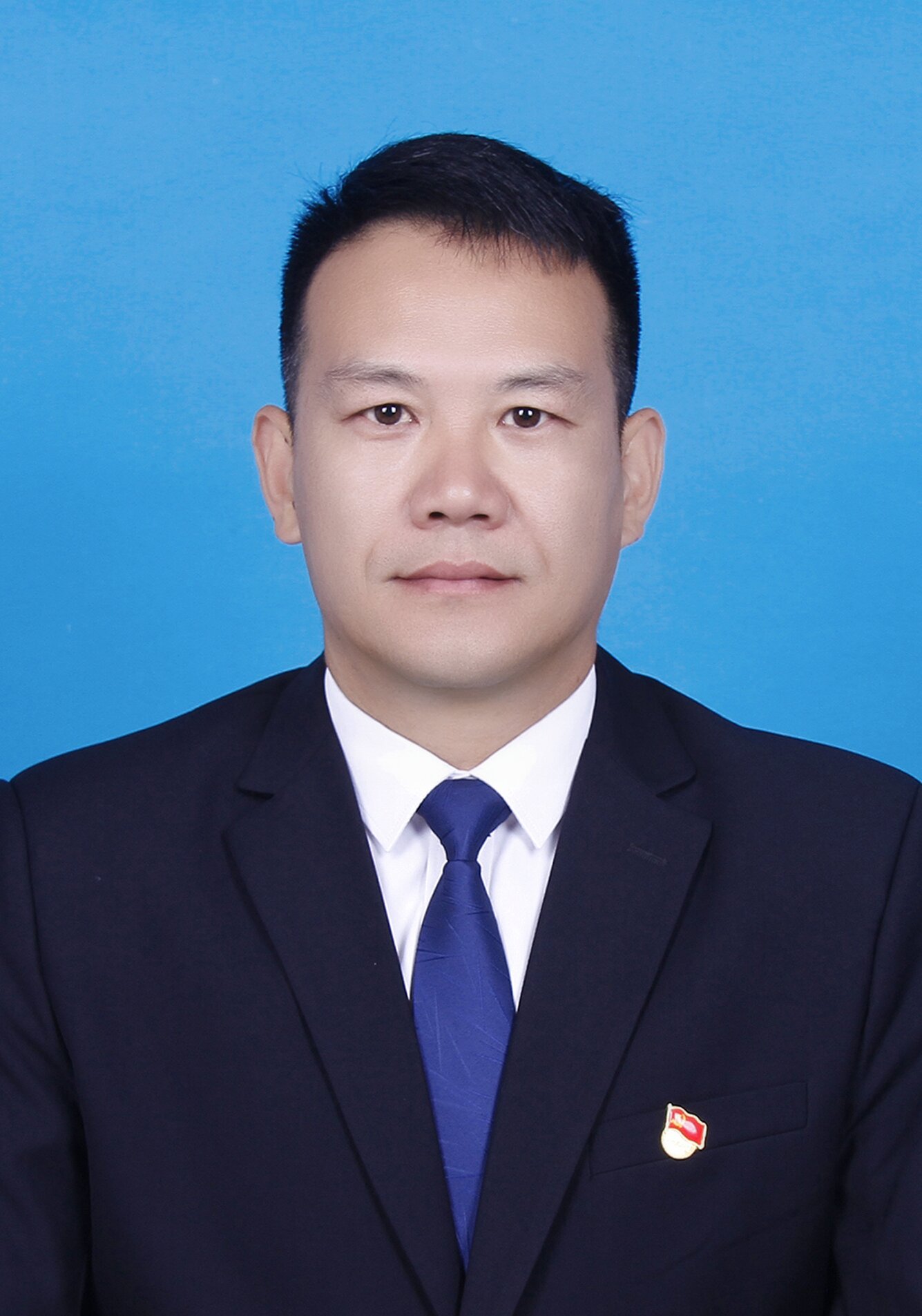 張乾靖（黨支部組織委員、副校長(zhǎng)）